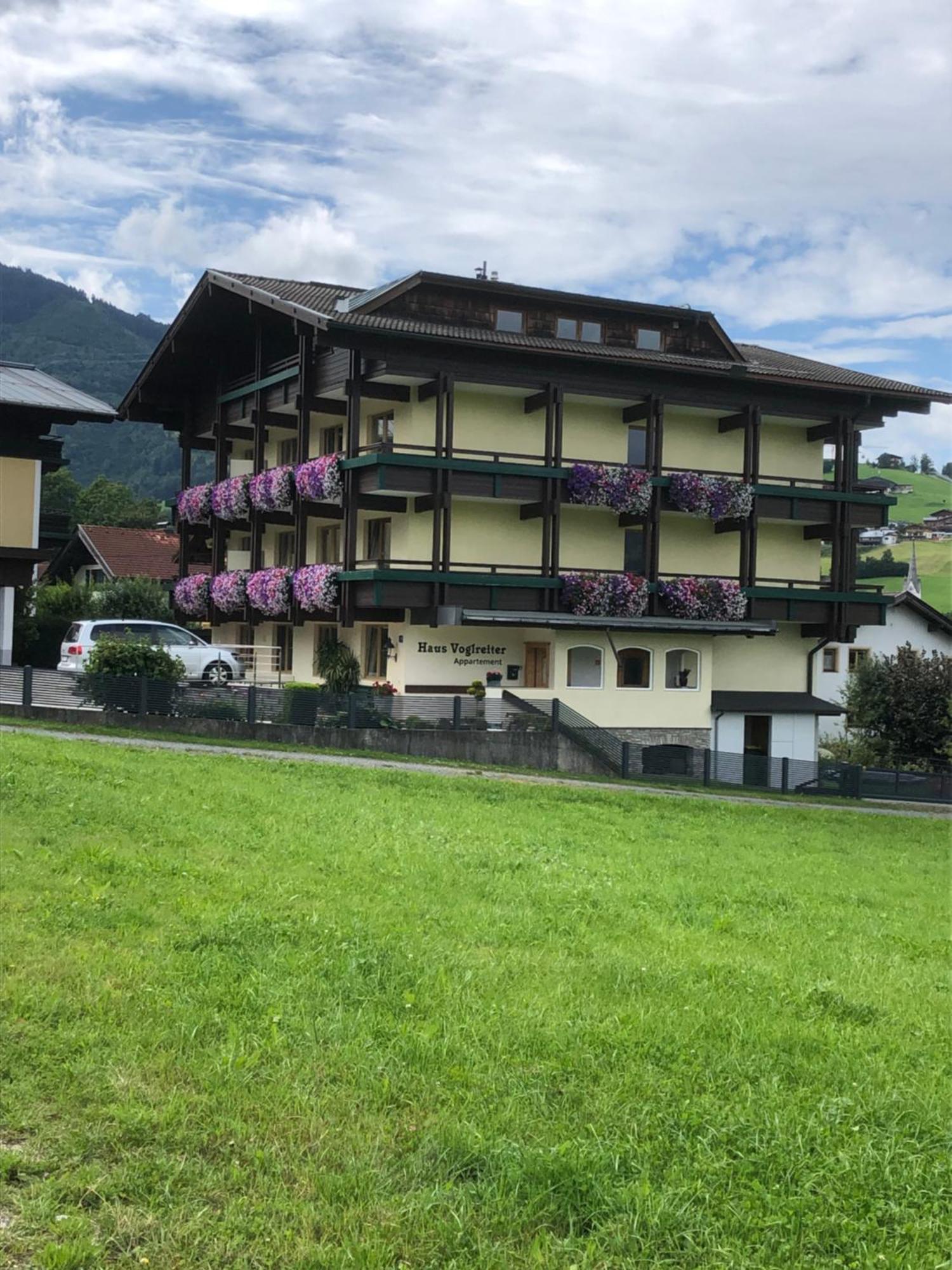 Haus Voglreiter - Inkl Sommerkarte, Zentrale Und Ruhige Lage, Garten Mit Spielplatz Kaprun Exterior foto