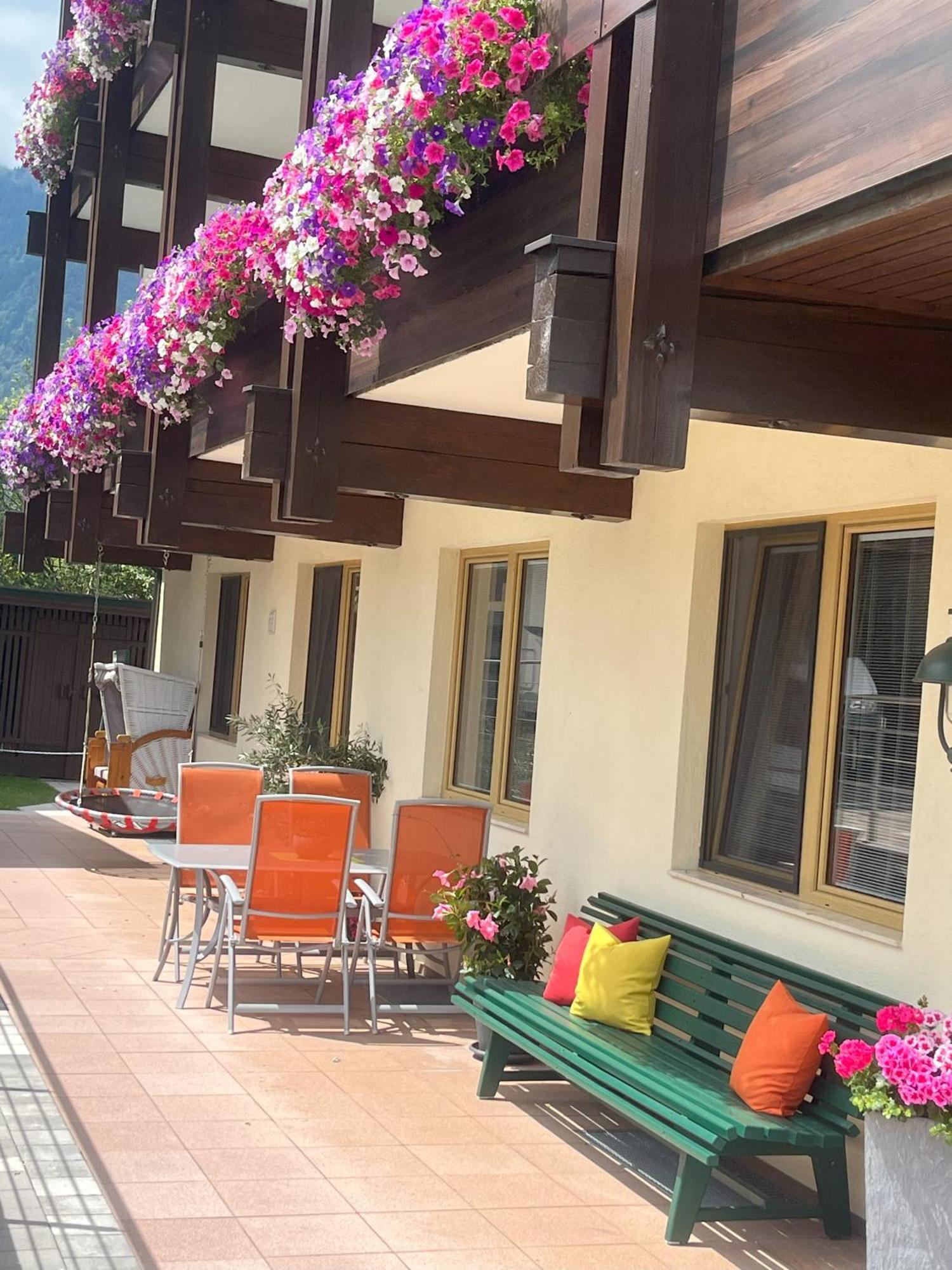 Haus Voglreiter - Inkl Sommerkarte, Zentrale Und Ruhige Lage, Garten Mit Spielplatz Kaprun Exterior foto